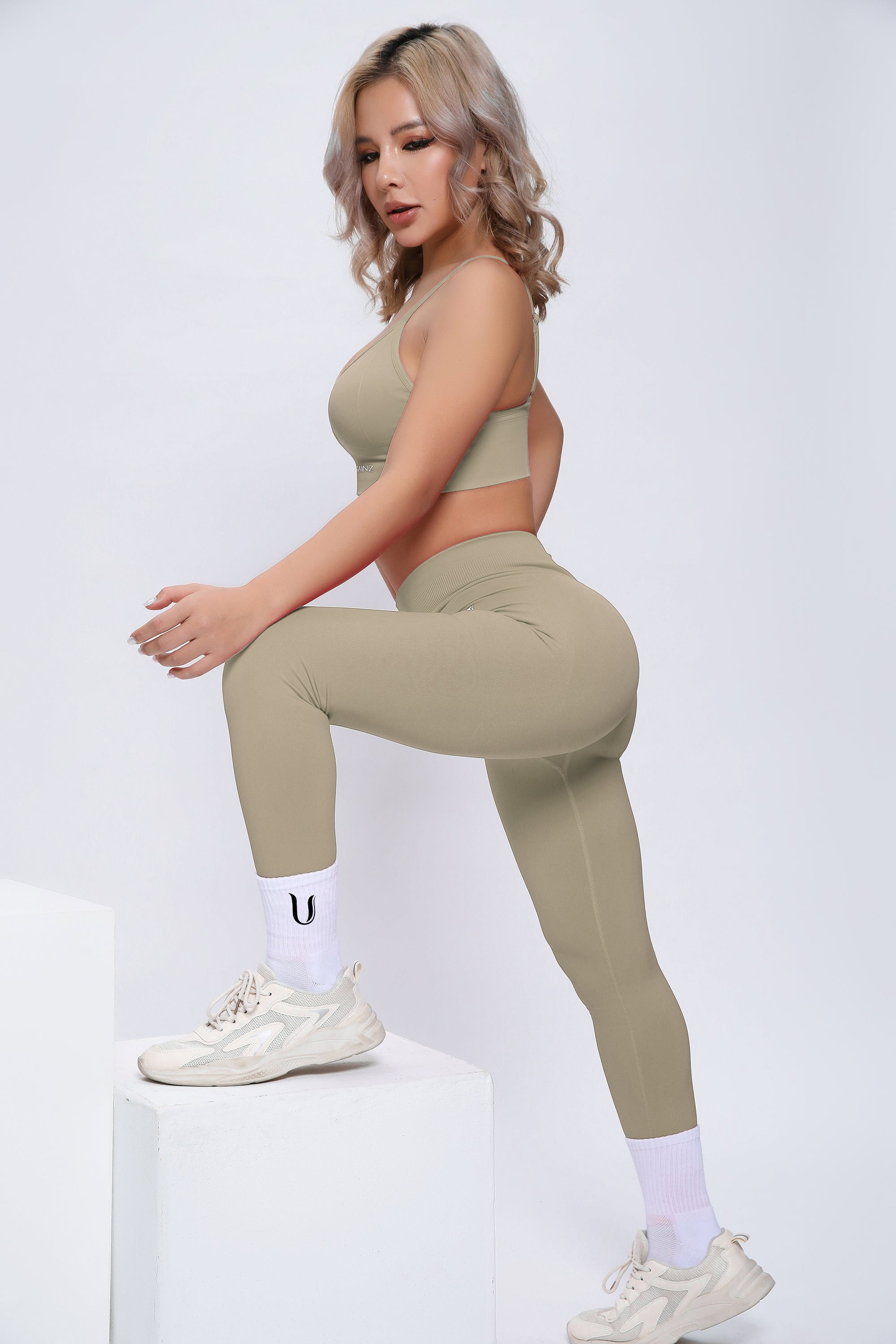 Joy | Sculpt Legging Met Scrunch – Beige