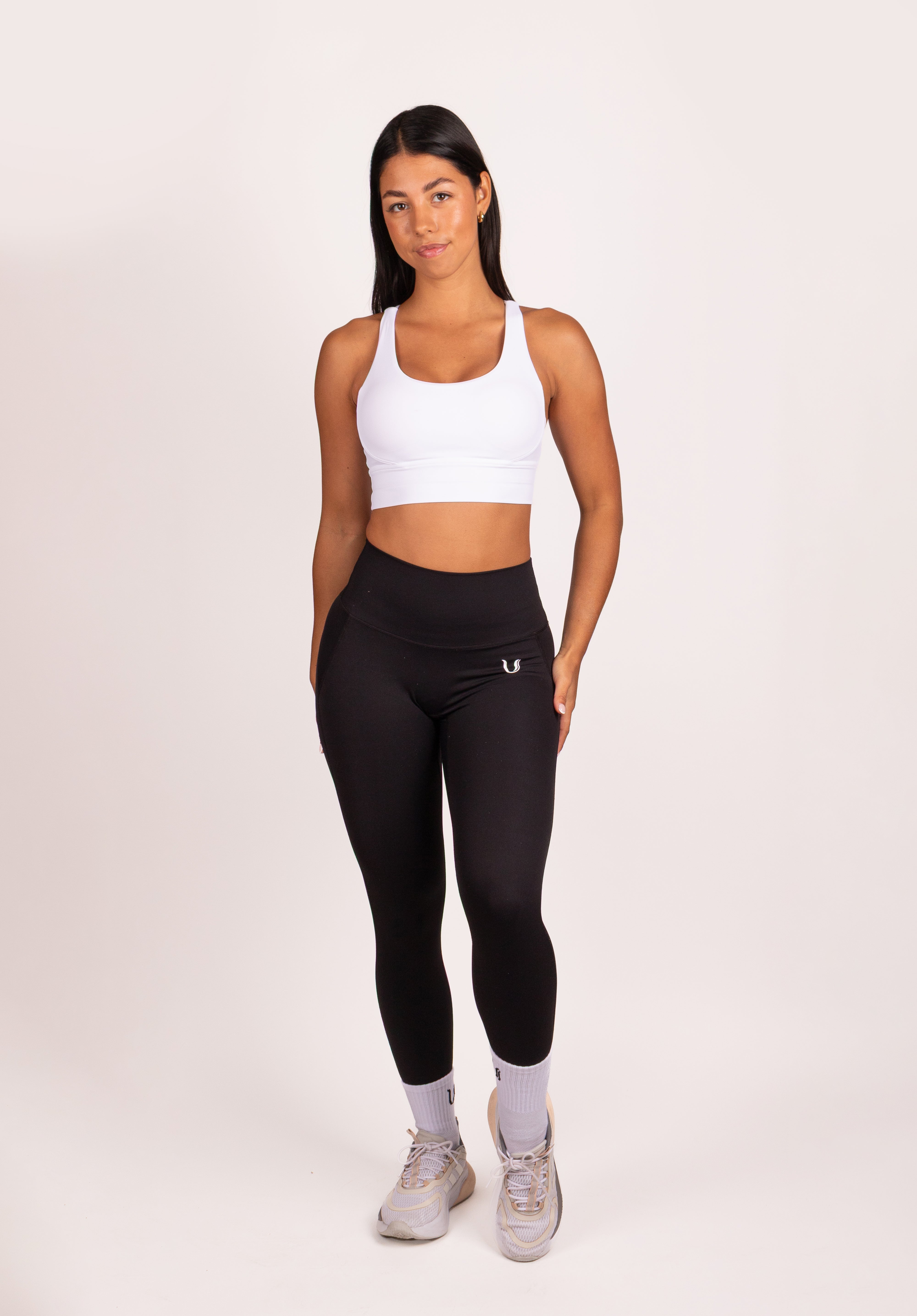 Kyra Cross BH Wit - Dames activewear detail