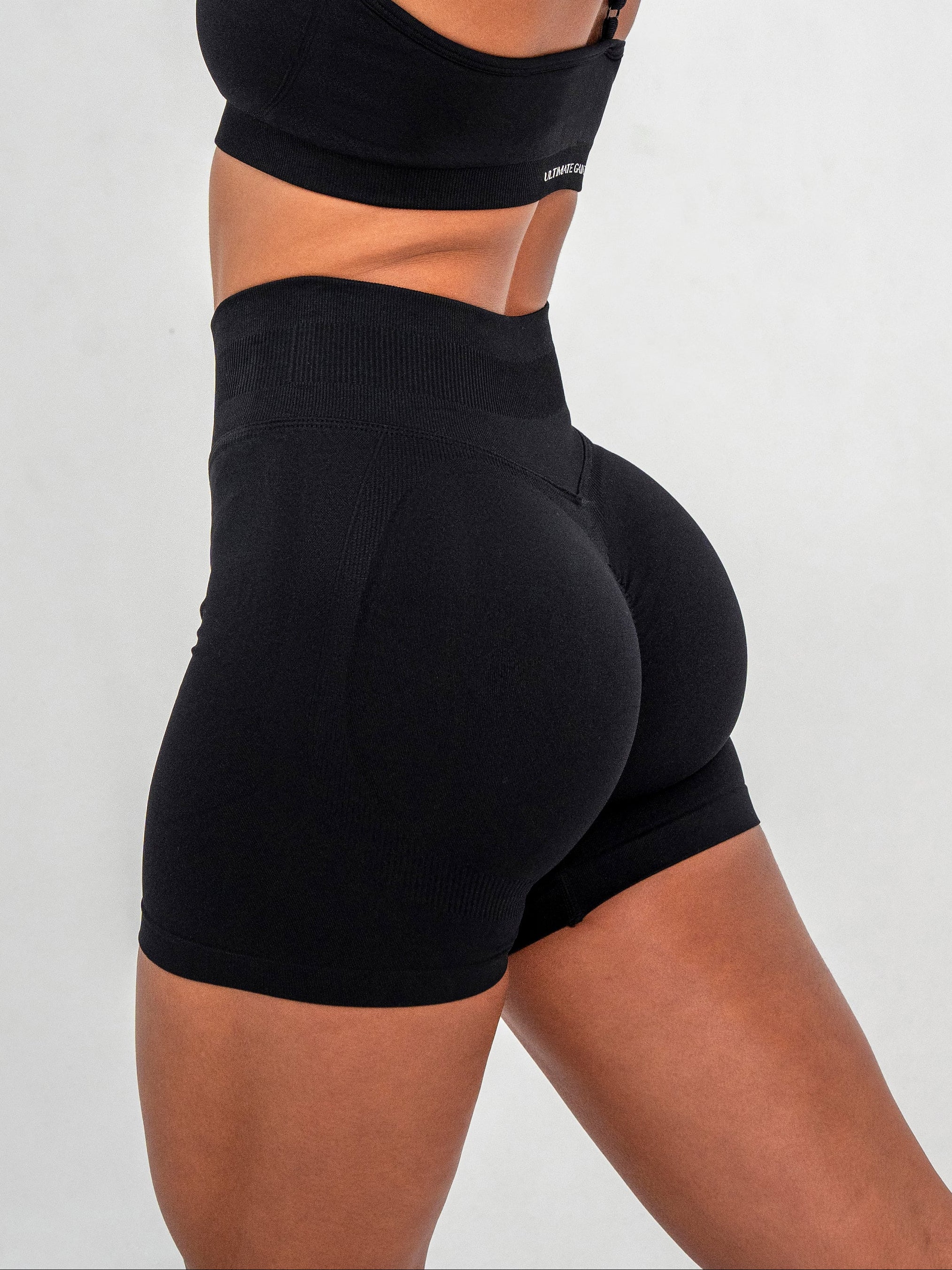 Luna | Premium Seamless Scrunch Short - Zwart