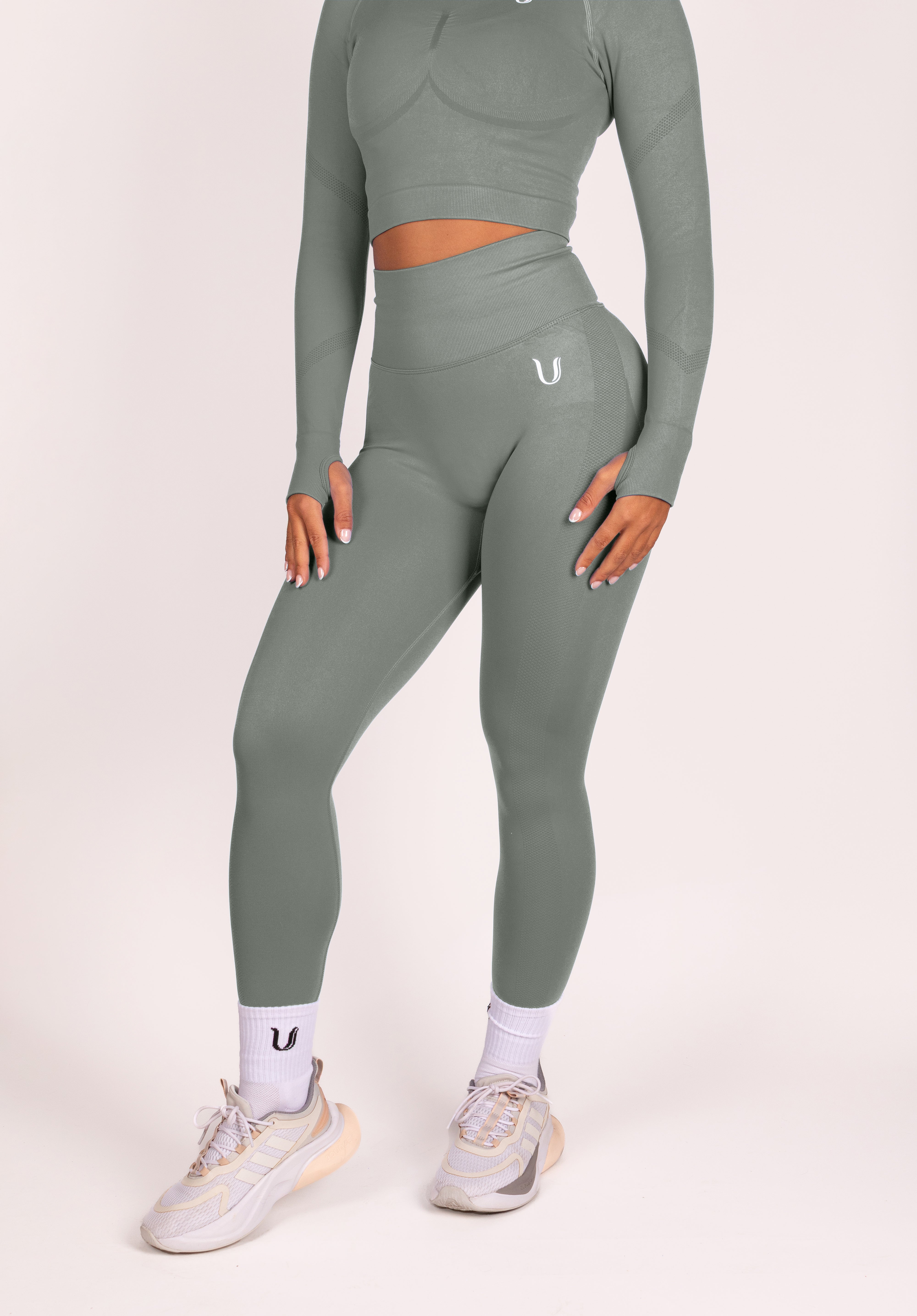 Leonie Premium Scrunch Legging Grijs - Dames fitness kleding zijkant